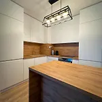 Streams With Garden And Free Parking Apartment Trnava