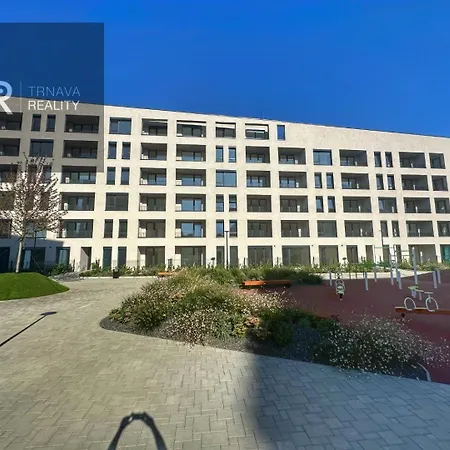Quiet With Garden And Free Parking * Trnava