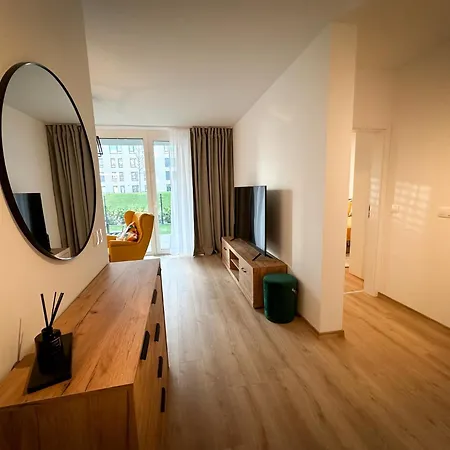 Quiet With Garden And Free Parking Apartment