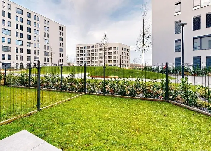 Streams With Garden And Free Parking トルナヴァ