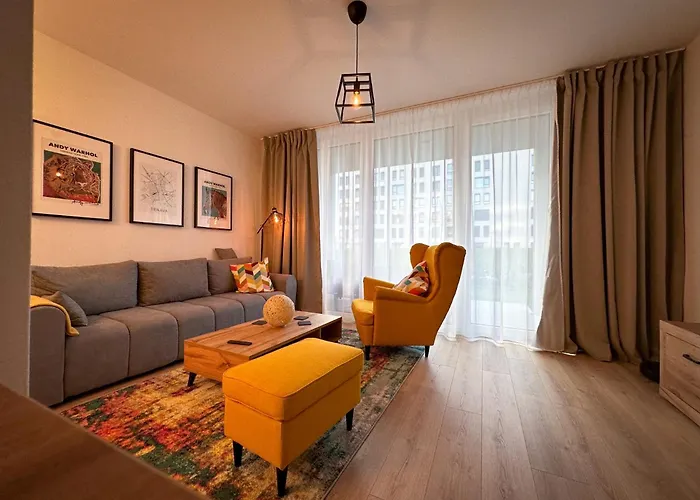 Streams With Garden And Free Parking トルナヴァ