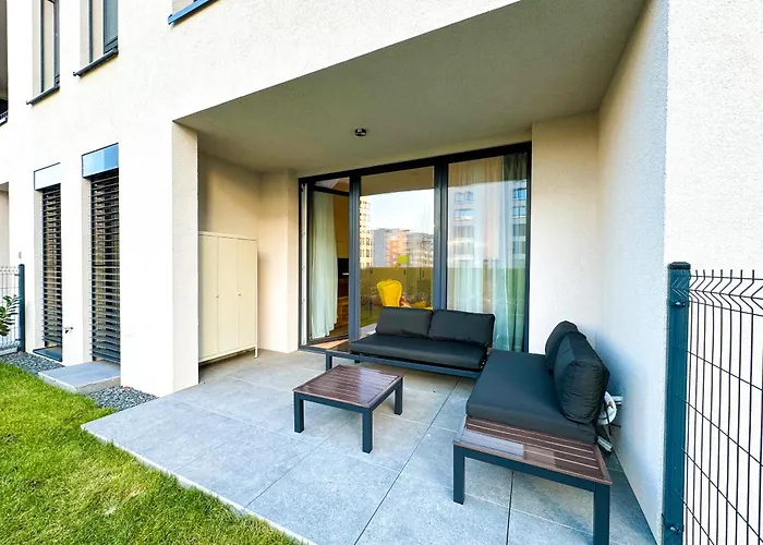 Streams With Garden And Free Parking * トルナヴァ